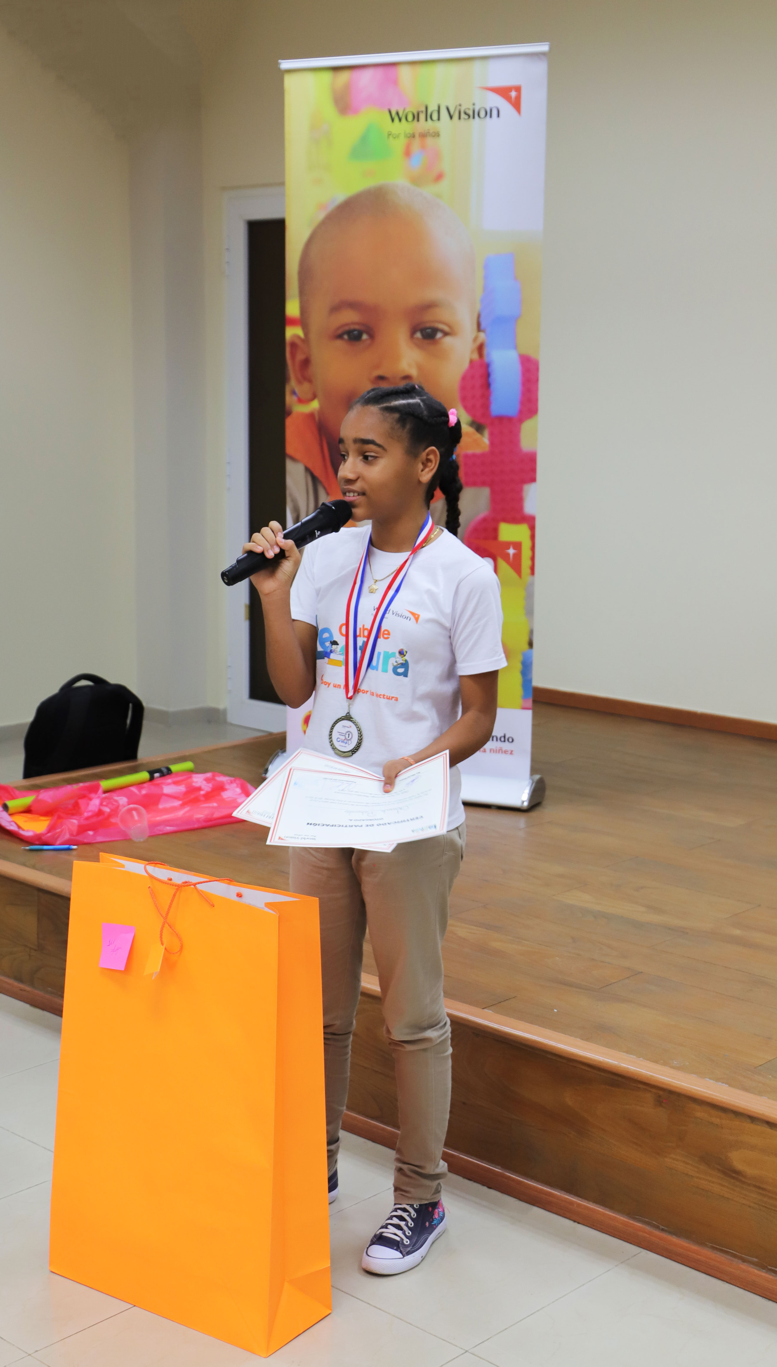 sarah-pichardo-1er-lugar-concurso-nacional-de-lectura-world-vision