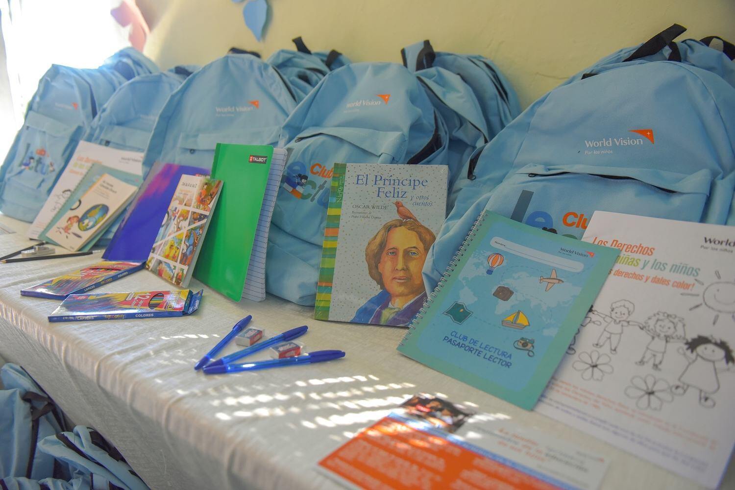Altice Dominicana nos acompaña y entrega kits de aprendizaje