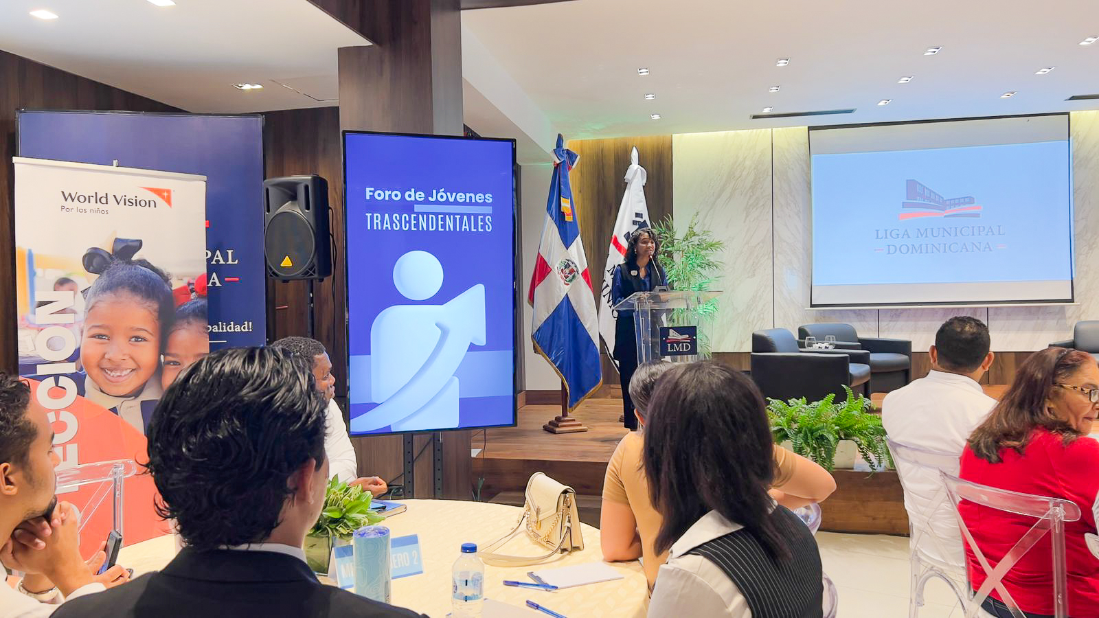 Los Alcarrizos fue escenario del Foro Jóvenes Trascendentales