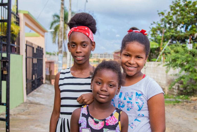 3 Niñas dominicanas