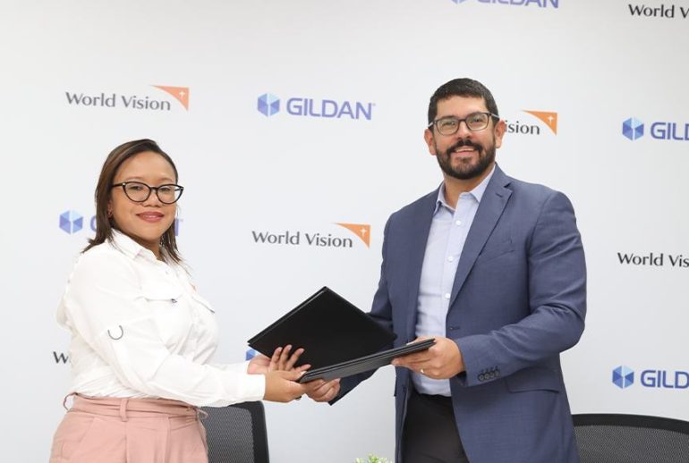 World Vision y Gildan firman convenio para el empoderamiento de la mujer dominicana