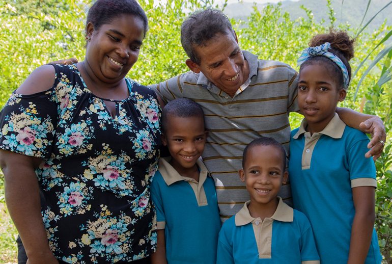 Inicio |Familia, proteccion - World Vision Republica Dominicana